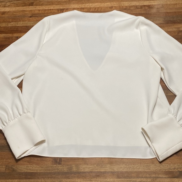 Zara Woman V-Neck Blouse Size Large - Picture 3 of 3